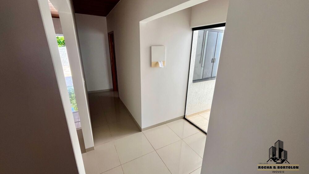 Casa à venda e aluguel com 2 quartos, 104m² - Foto 1