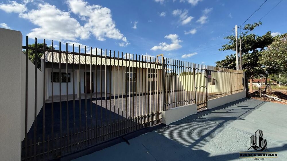 Casa à venda com 3 quartos, 190m² - Foto 1