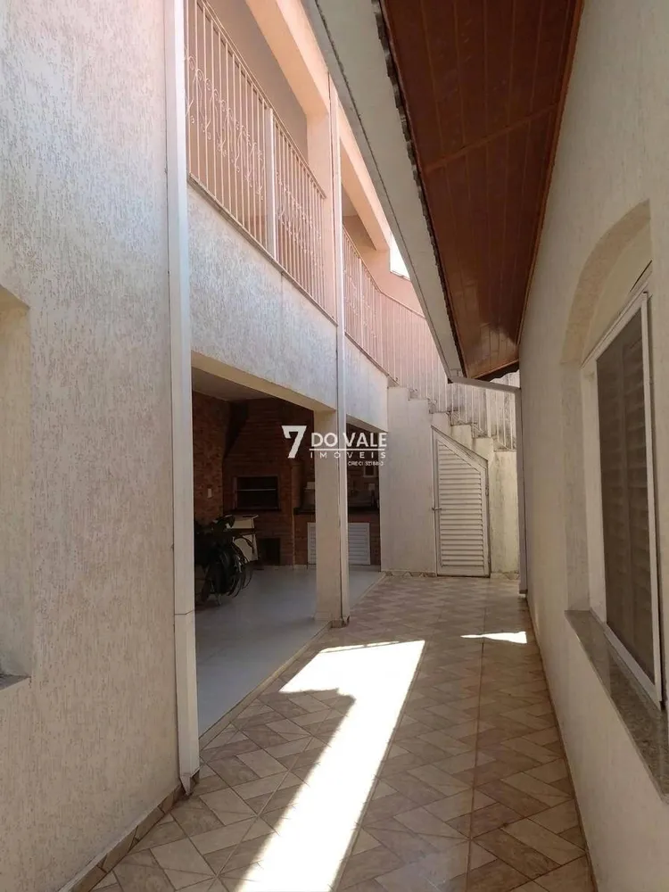 Casa, 4 quartos, 212 m² - Foto 2