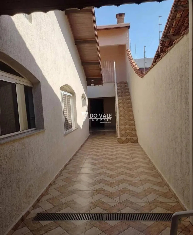 Casa, 4 quartos, 212 m² - Foto 1
