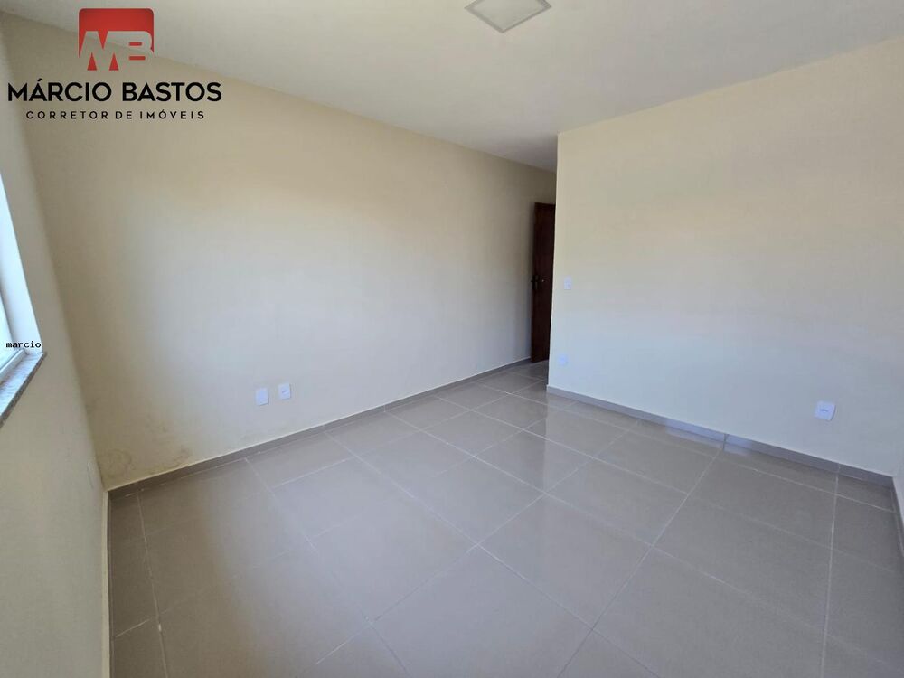 Casa à venda com 2 quartos, 75m² - Foto 8