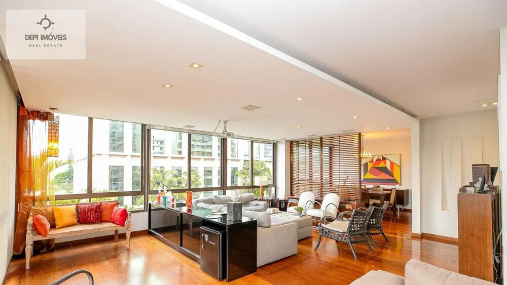 Apartamento, 3 quartos, 225 m² - Foto 1