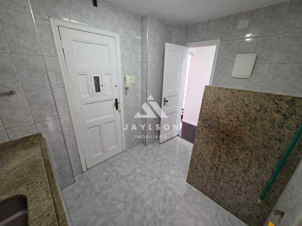 Apartamento à venda com 2 quartos, 70m² - Foto 10