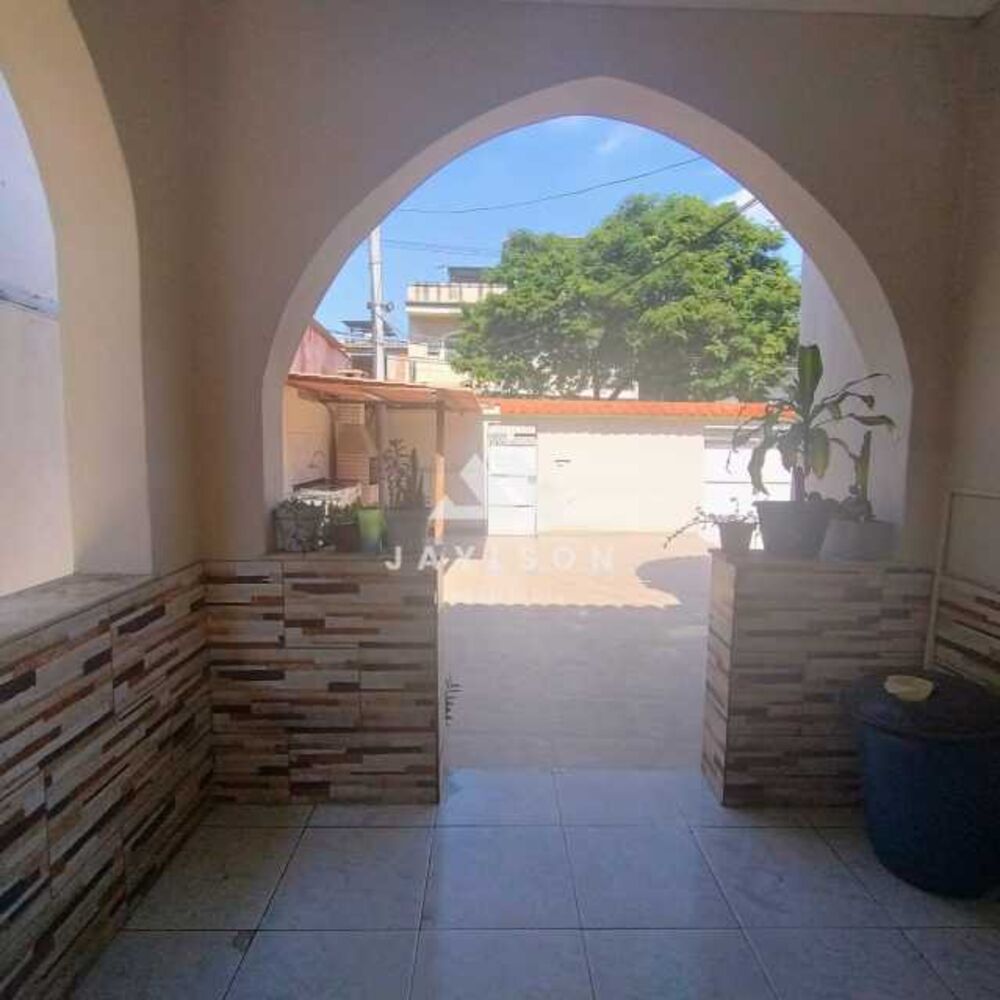 Casa à venda com 3 quartos, 85m² - Foto 2