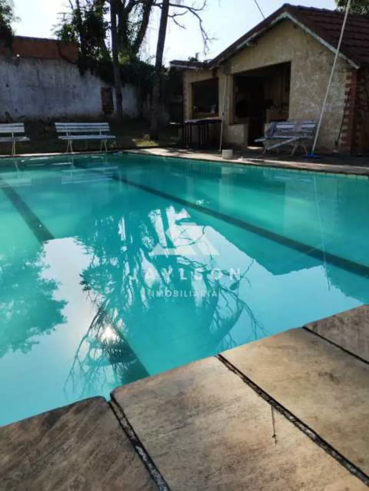 Casa, 4 quartos, 240 m² - Foto 1