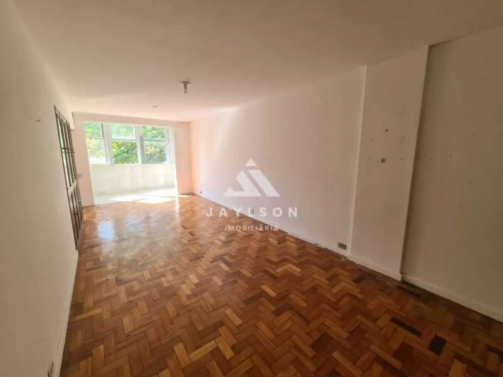 Apartamento à venda com 3 quartos, 120m² - Foto 2