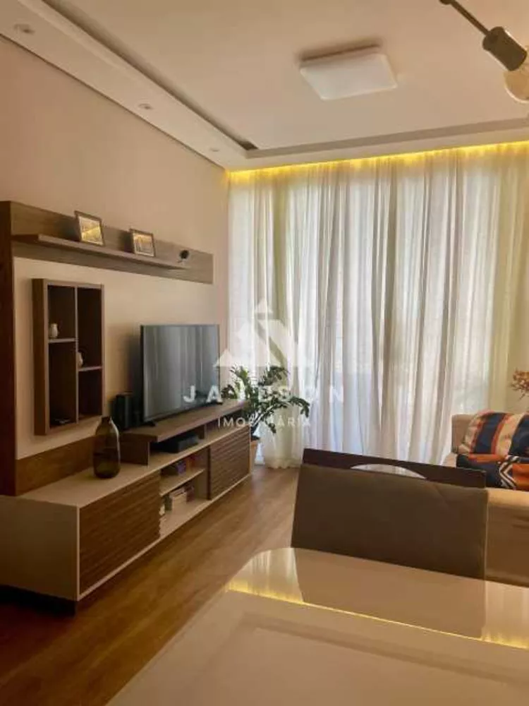 Apartamento à venda com 2 quartos, 75m² - Foto 2