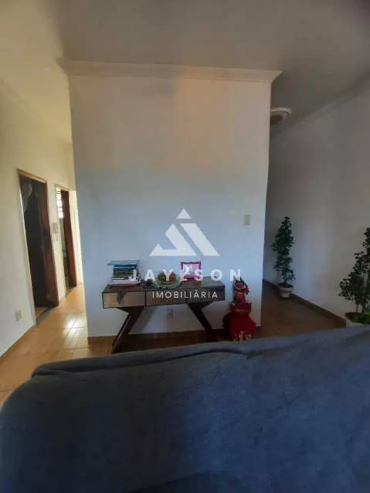 Apartamento à venda com 2 quartos, 69m² - Foto 4