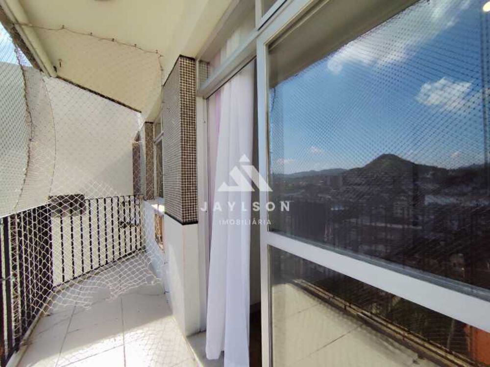 Apartamento à venda com 2 quartos, 65m² - Foto 2