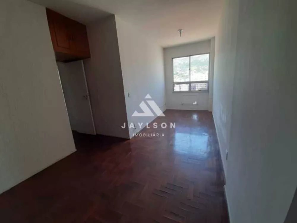 Apartamento à venda com 3 quartos, 96m² - Foto 3