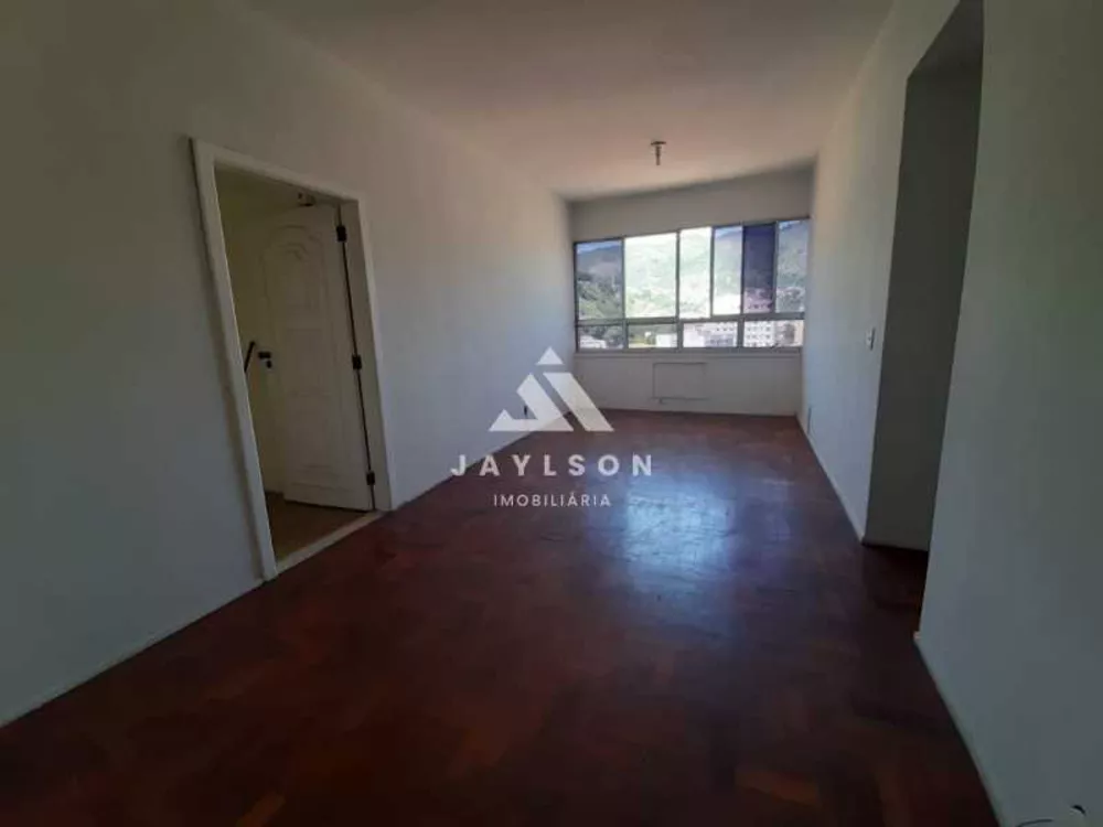 Apartamento à venda com 3 quartos, 96m² - Foto 1