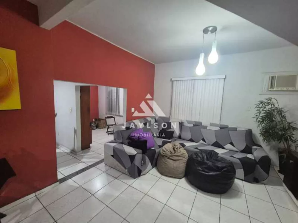 Casa de Condomínio à venda com 3 quartos, 215m² - Foto 4