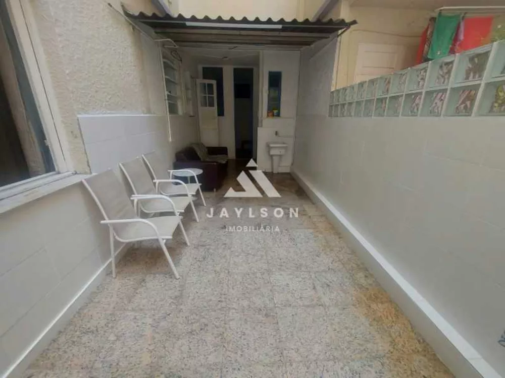 Apartamento à venda com 3 quartos, 120m² - Foto 2