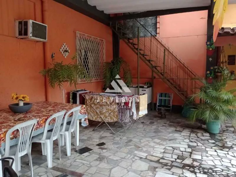 Casa à venda com 3 quartos, 98m² - Foto 2