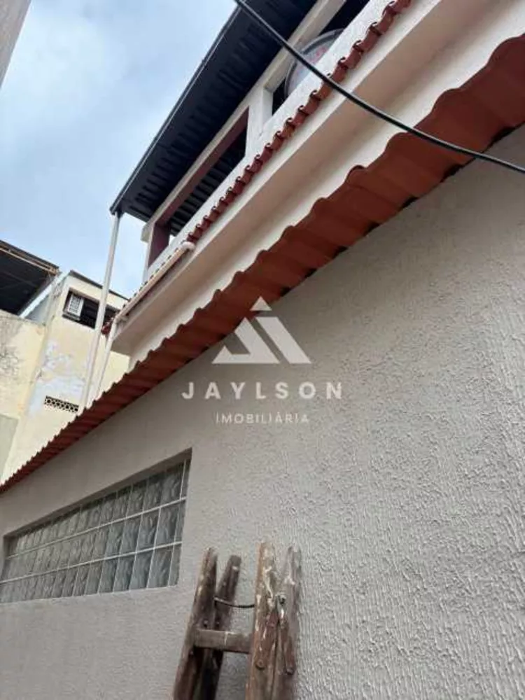 Casa, 4 quartos, 237 m² - Foto 2