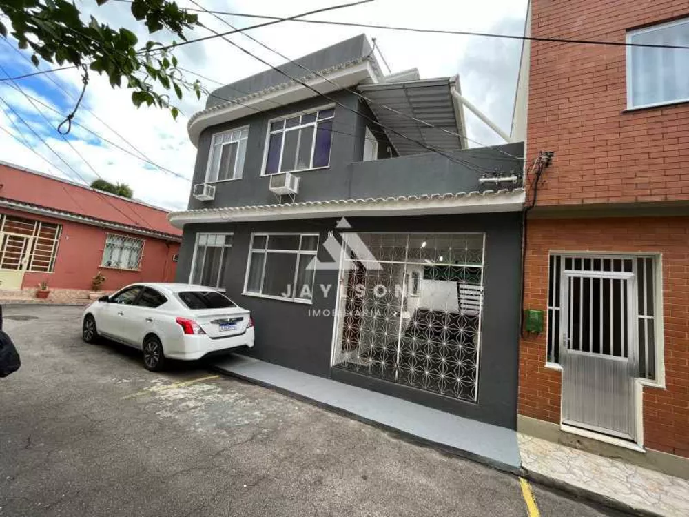 Casa à venda com 4 quartos, 156m² - Foto 2