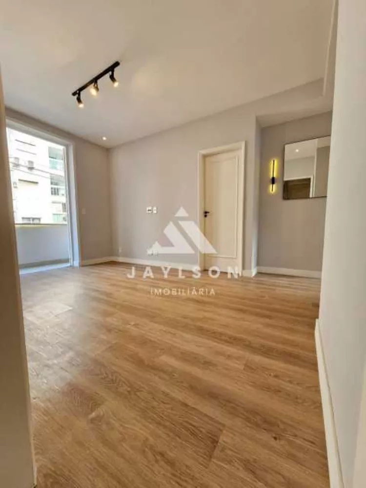 Apartamento à venda com 3 quartos, 75m² - Foto 2