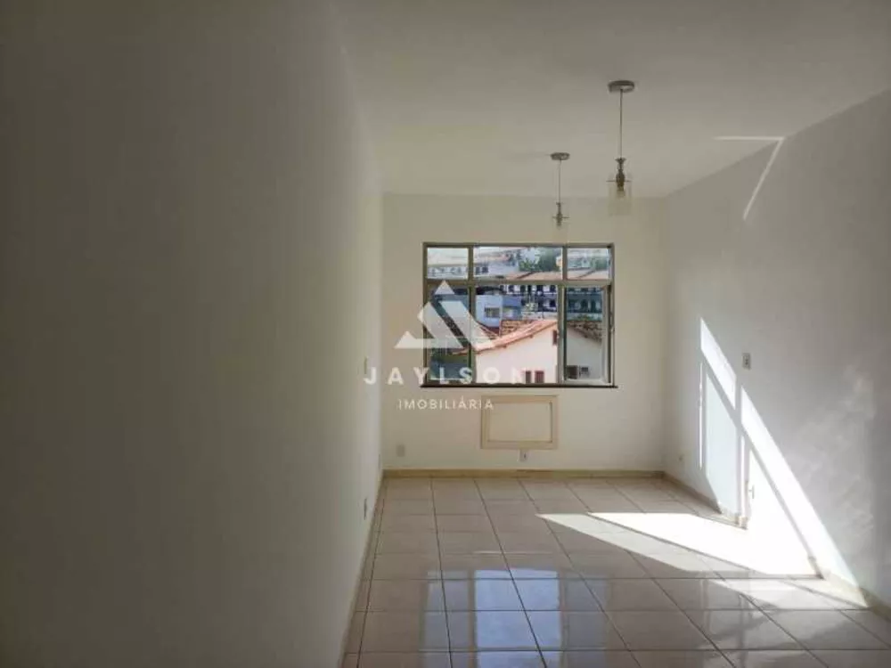 Apartamento à venda com 1 quarto, 60m² - Foto 2