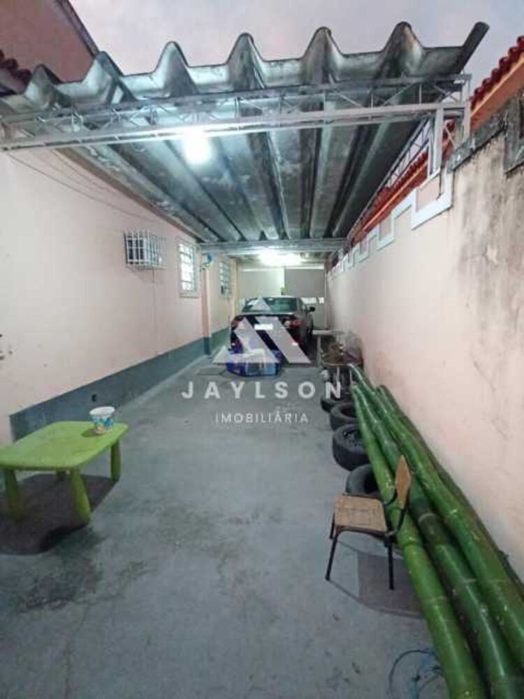 Casa à venda com 3 quartos, 140m² - Foto 1