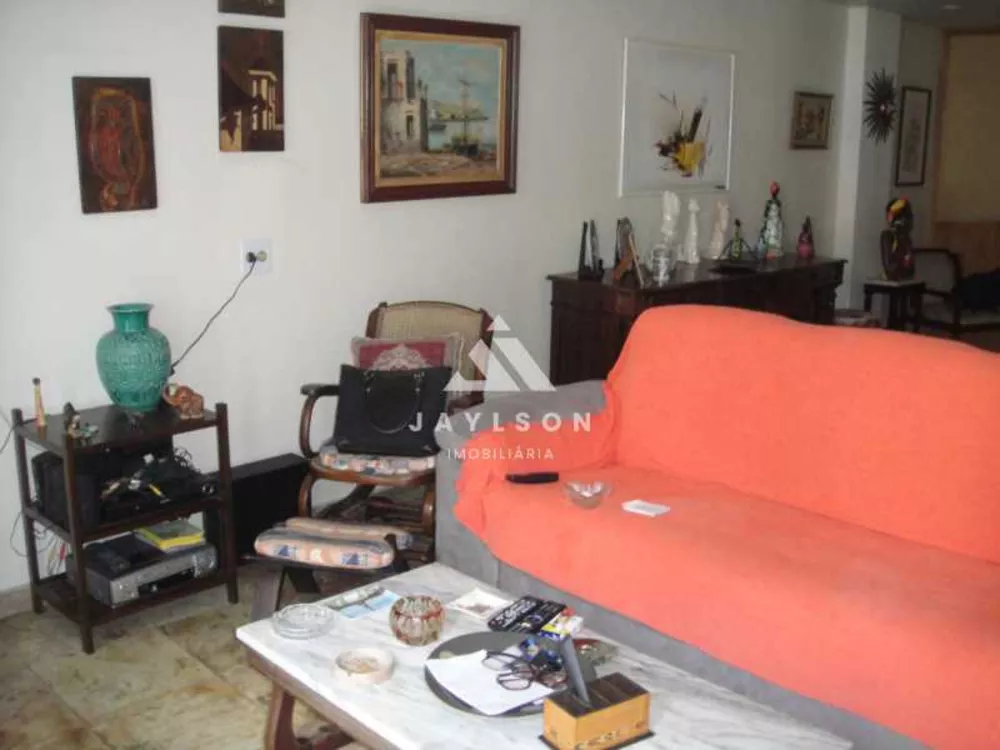 Apartamento à venda com 3 quartos, 130m² - Foto 1