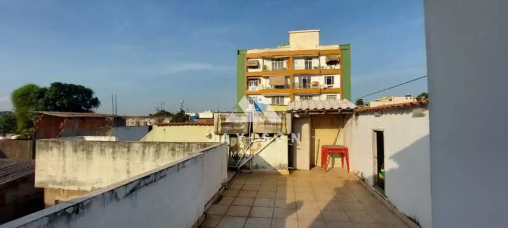 Apartamento à venda com 2 quartos, 70m² - Foto 2