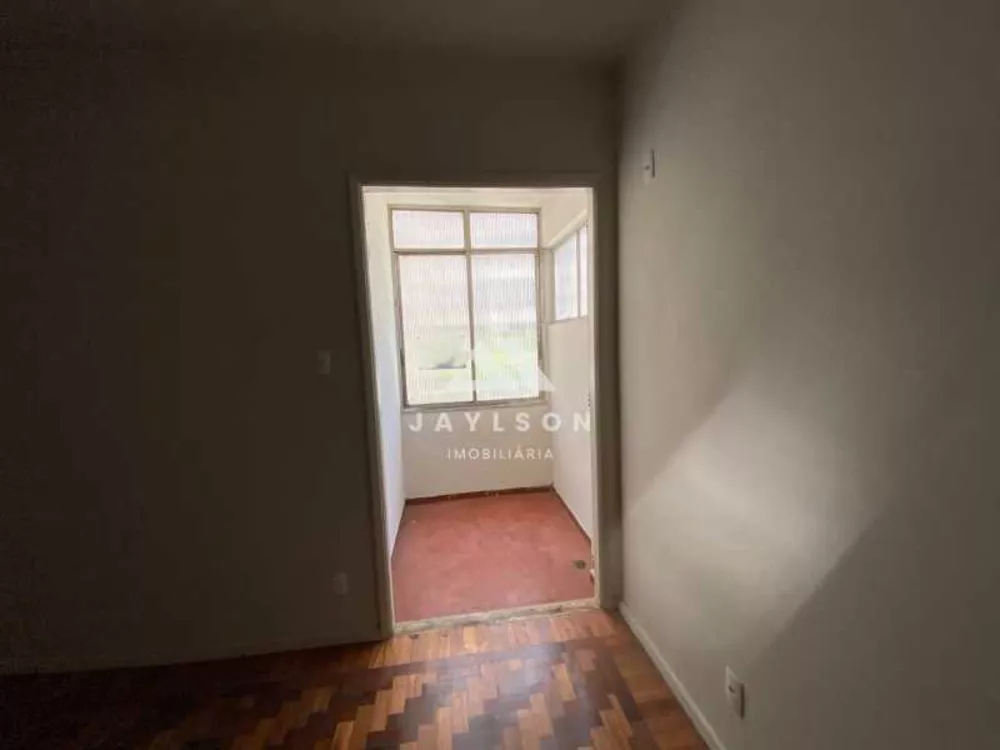 Apartamento à venda com 4 quartos, 231m² - Foto 2