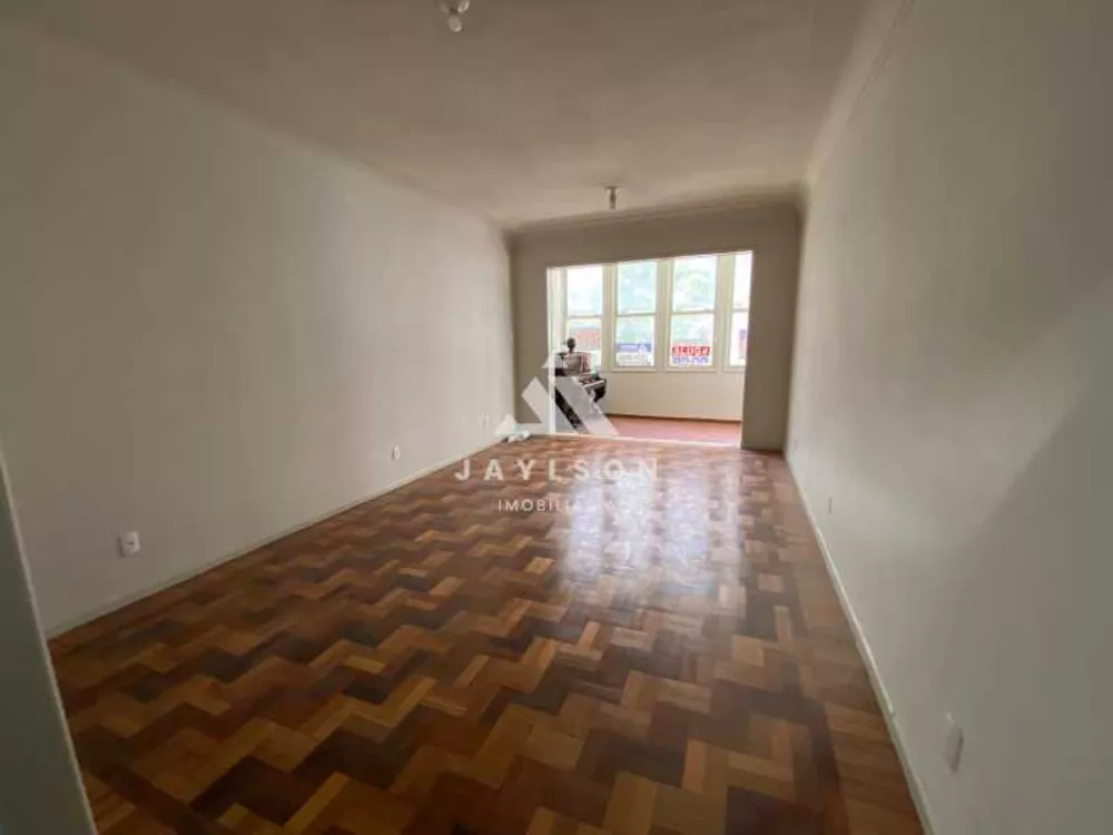 Apartamento à venda com 4 quartos, 231m² - Foto 1