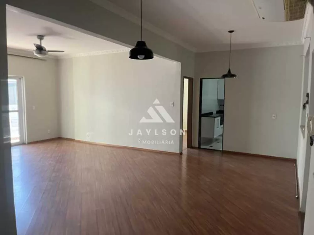 Casa de Vila à venda com 4 quartos, 229m² - Foto 2