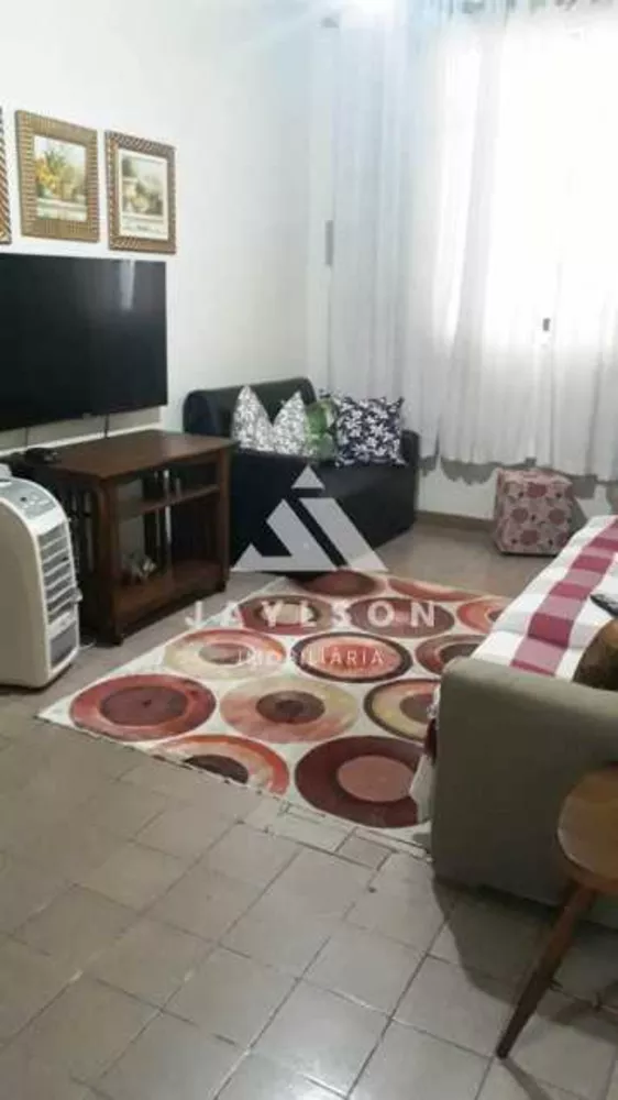 Casa à venda com 3 quartos, 80m² - Foto 1