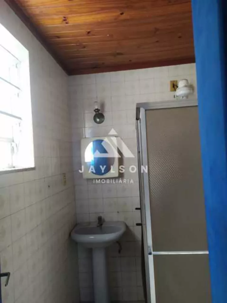 Casa à venda com 3 quartos, 60m² - Foto 2