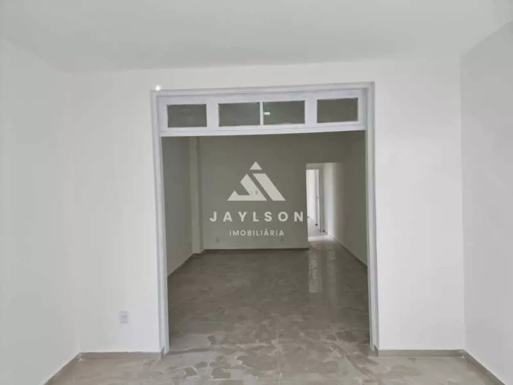 Apartamento à venda com 3 quartos, 140m² - Foto 2