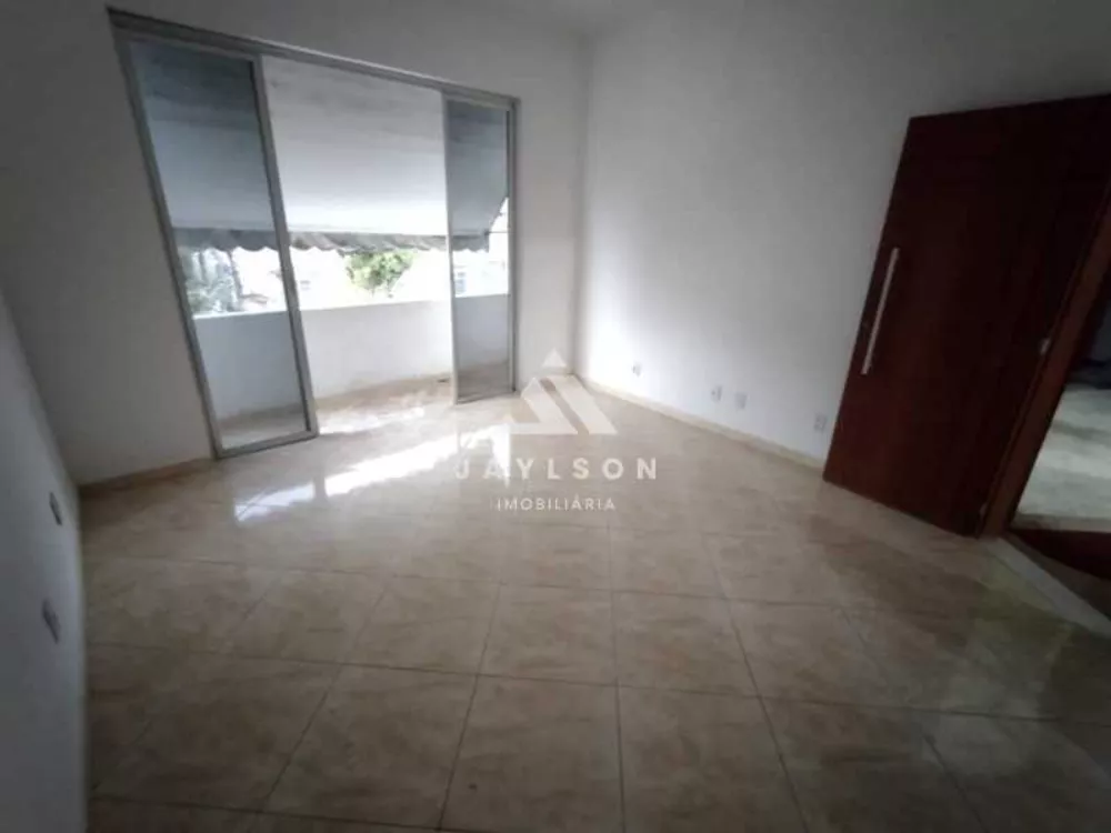 Apartamento à venda com 2 quartos, 75m² - Foto 4