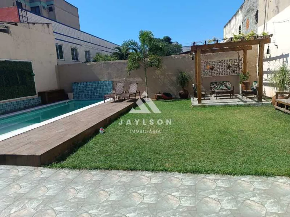 Casa à venda com 3 quartos, 60m² - Foto 4