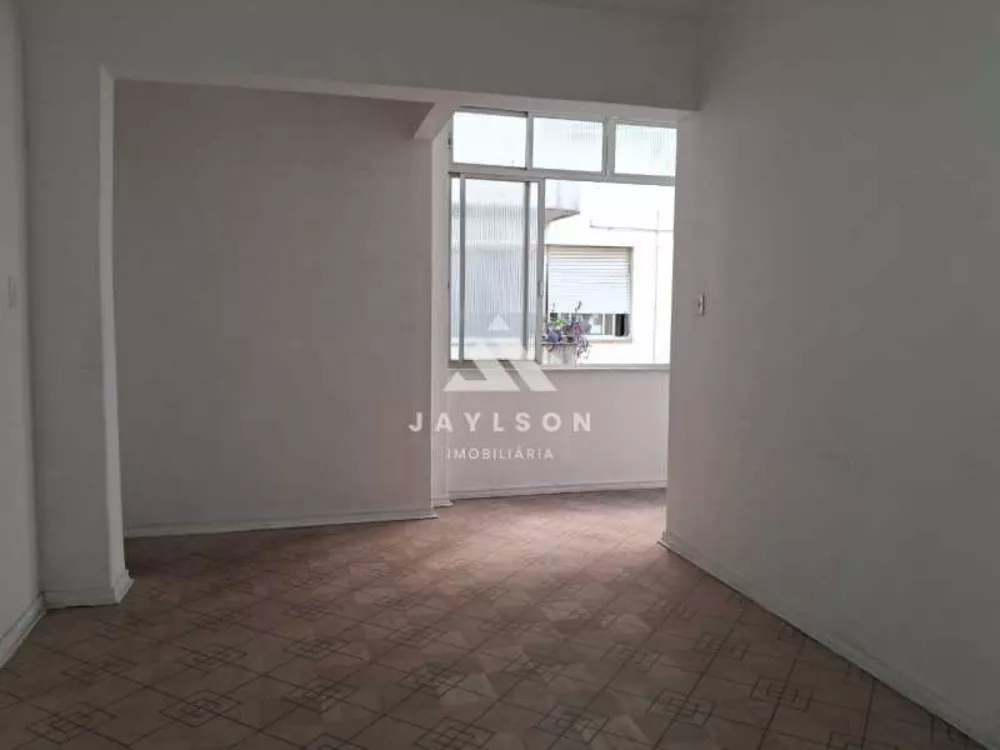 Apartamento à venda com 3 quartos, 105m² - Foto 1