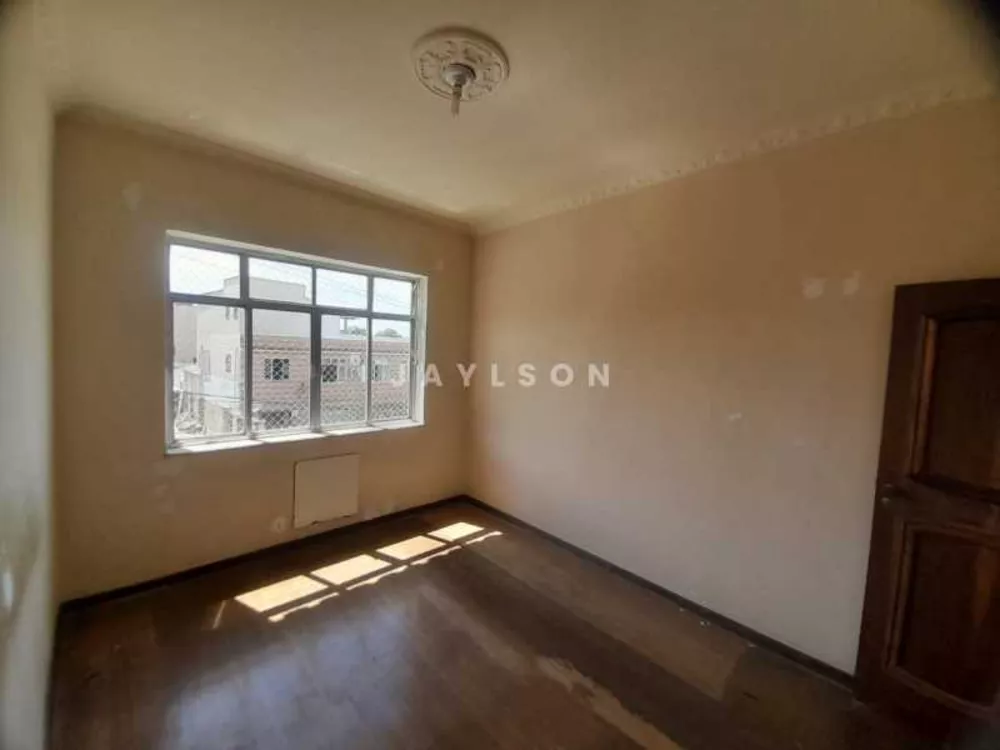 Apartamento à venda com 2 quartos, 75m² - Foto 4