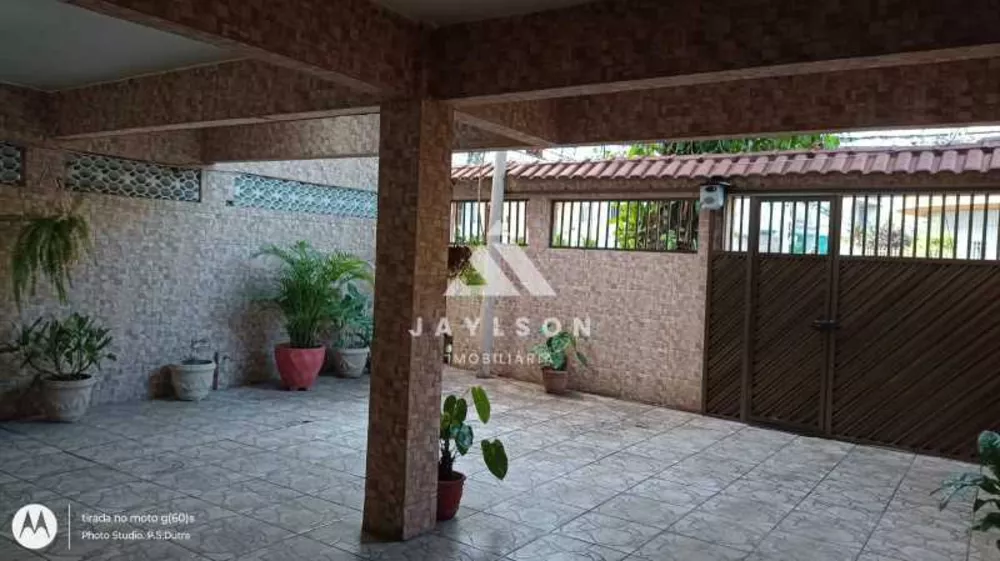 Casa, 5 quartos, 224 m² - Foto 1