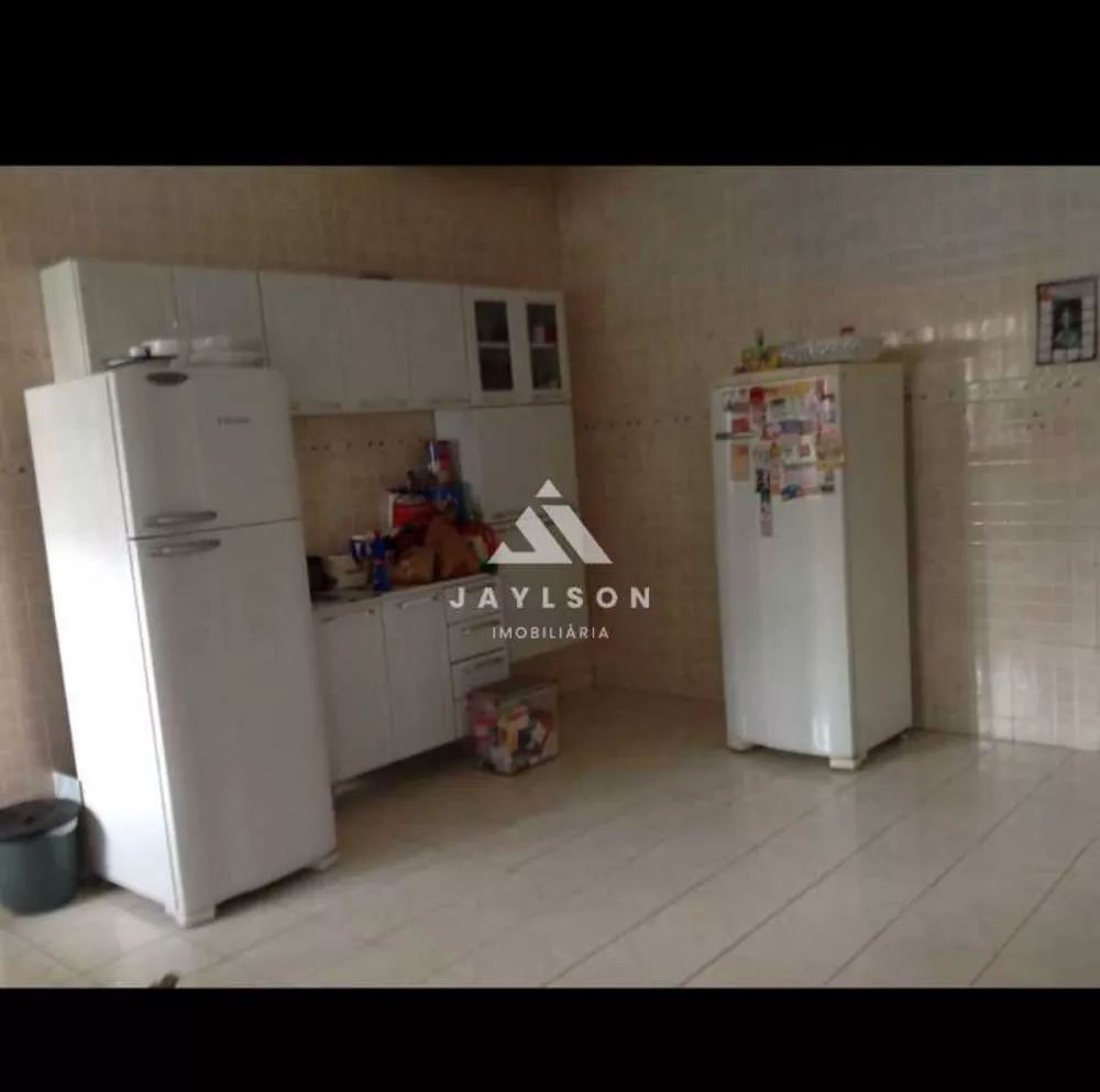 Casa de Vila à venda com 3 quartos, 301m² - Foto 2