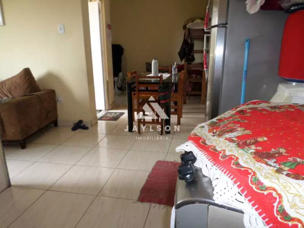 Casa à venda com 4 quartos, 90m² - Foto 3