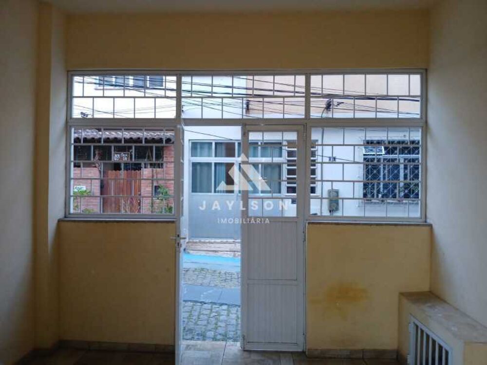 Casa de Vila à venda com 3 quartos, 120m² - Foto 2