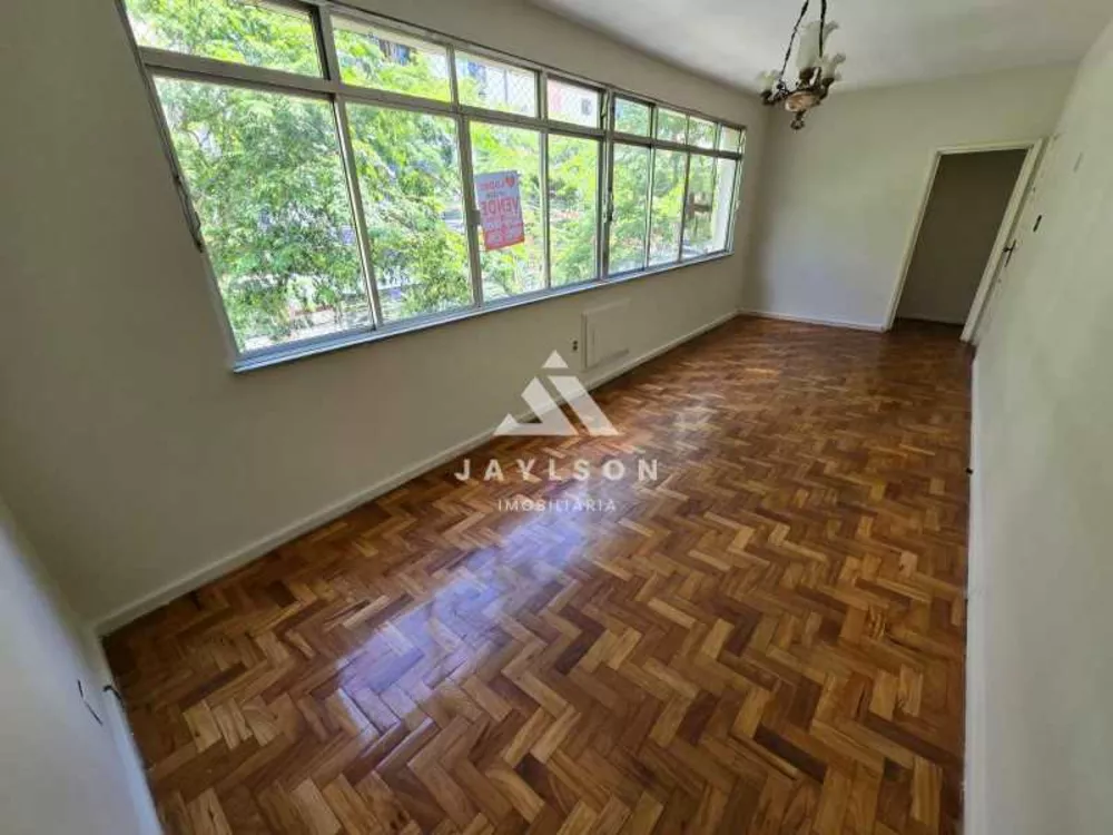 Apartamento à venda com 3 quartos, 129m² - Foto 2