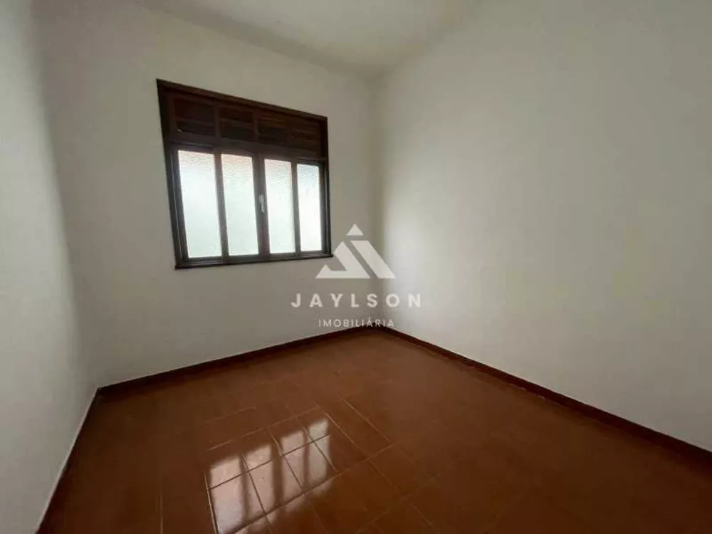 Casa à venda com 5 quartos, 100m² - Foto 4