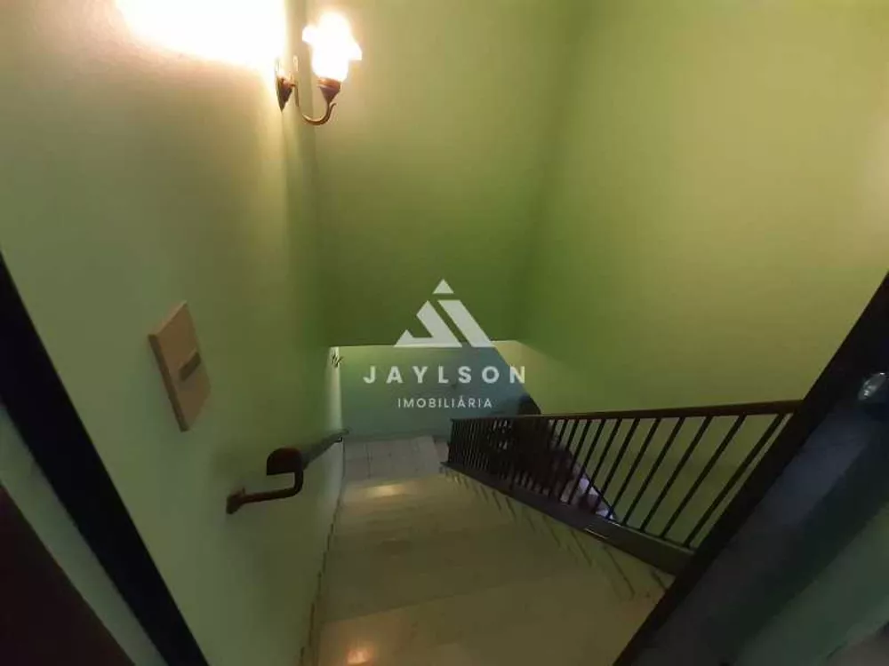 Casa, 6 quartos, 220 m² - Foto 2