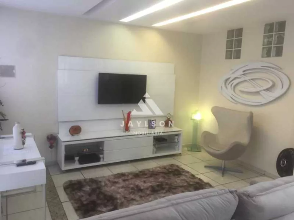 Casa de Vila à venda com 3 quartos, 84m² - Foto 1