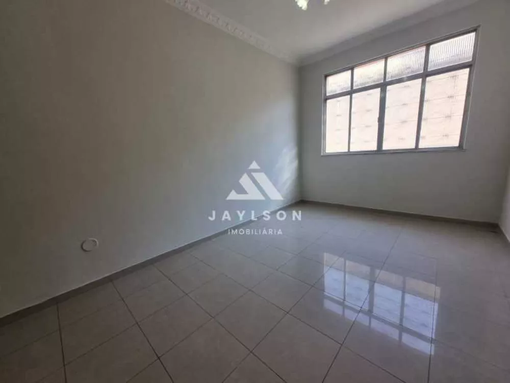 Apartamento à venda com 3 quartos, 98m² - Foto 2