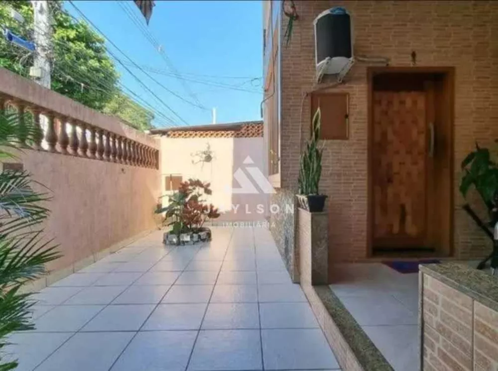 Casa à venda com 3 quartos, 137m² - Foto 2