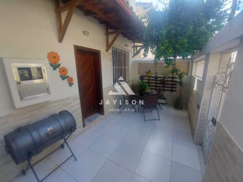 Casa de Vila à venda com 3 quartos, 186m² - Foto 2