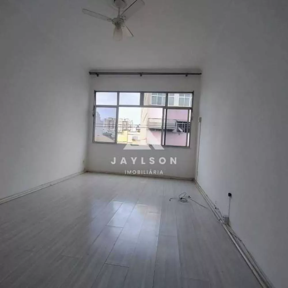 Apartamento à venda com 2 quartos, 77m² - Foto 1