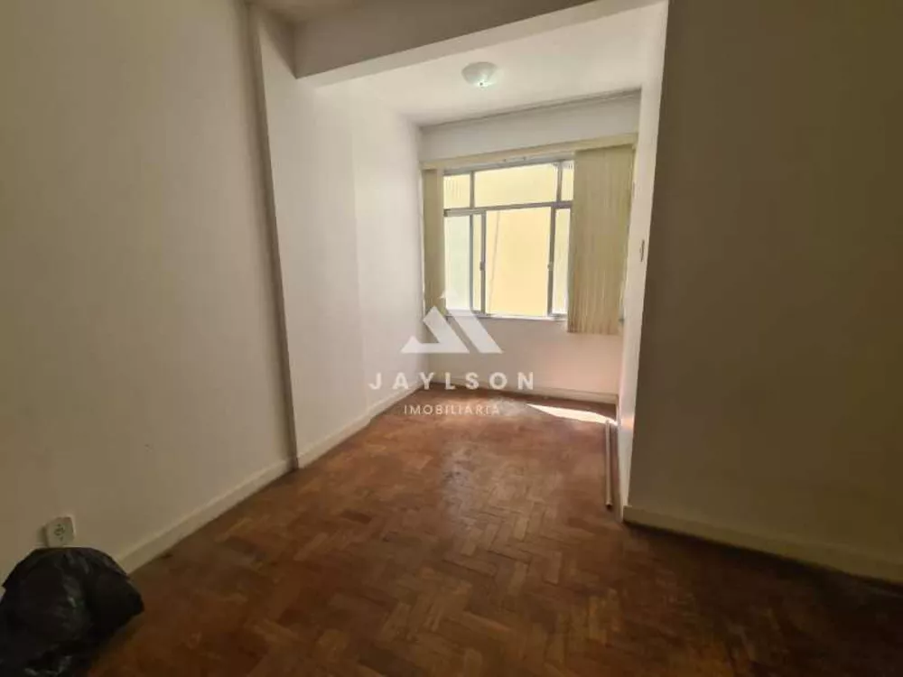 Apartamento à venda com 2 quartos, 70m² - Foto 4