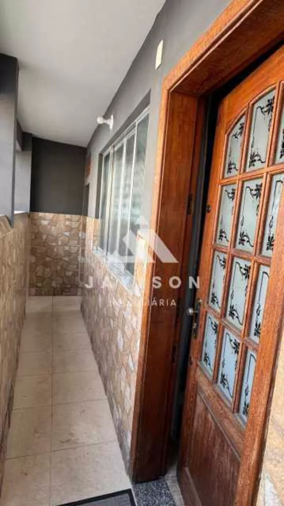 Casa de Vila à venda com 4 quartos, 131m² - Foto 2