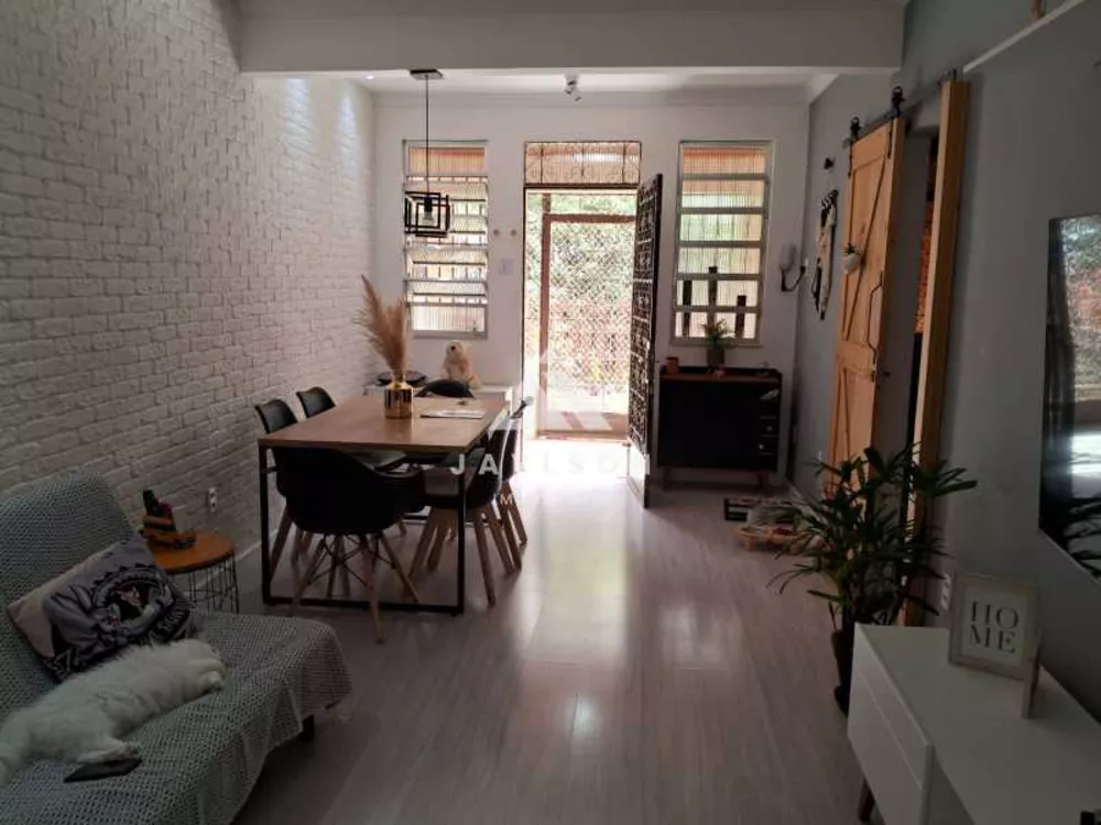 Casa à venda com 3 quartos, 159m² - Foto 2